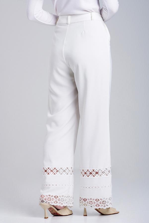 PANTALON OFF WHITE CON DETALLES
