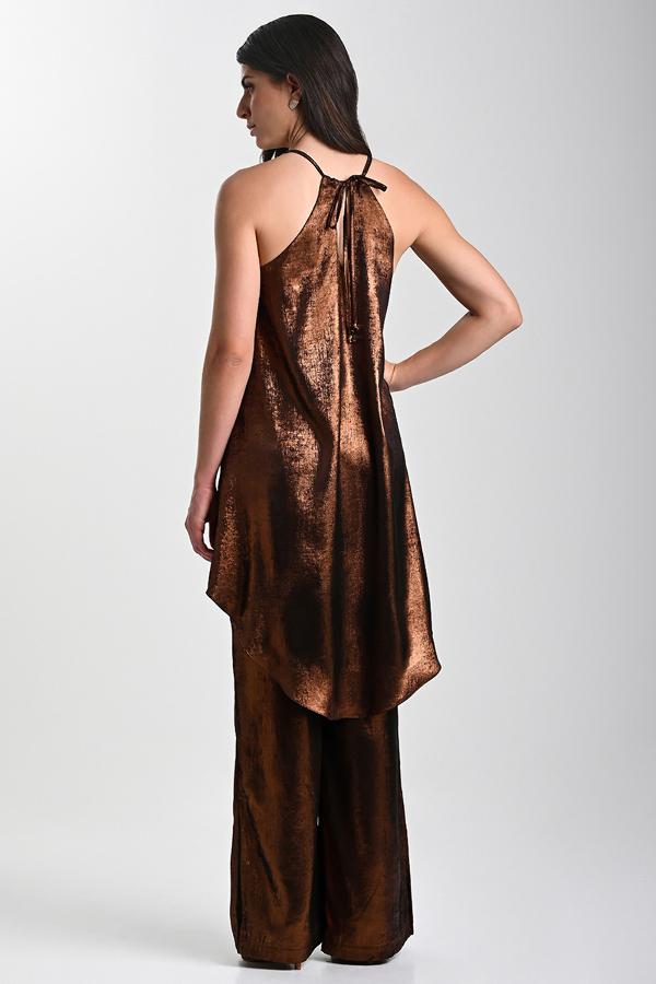 BLUSA ASIMETRICA CON CADENA